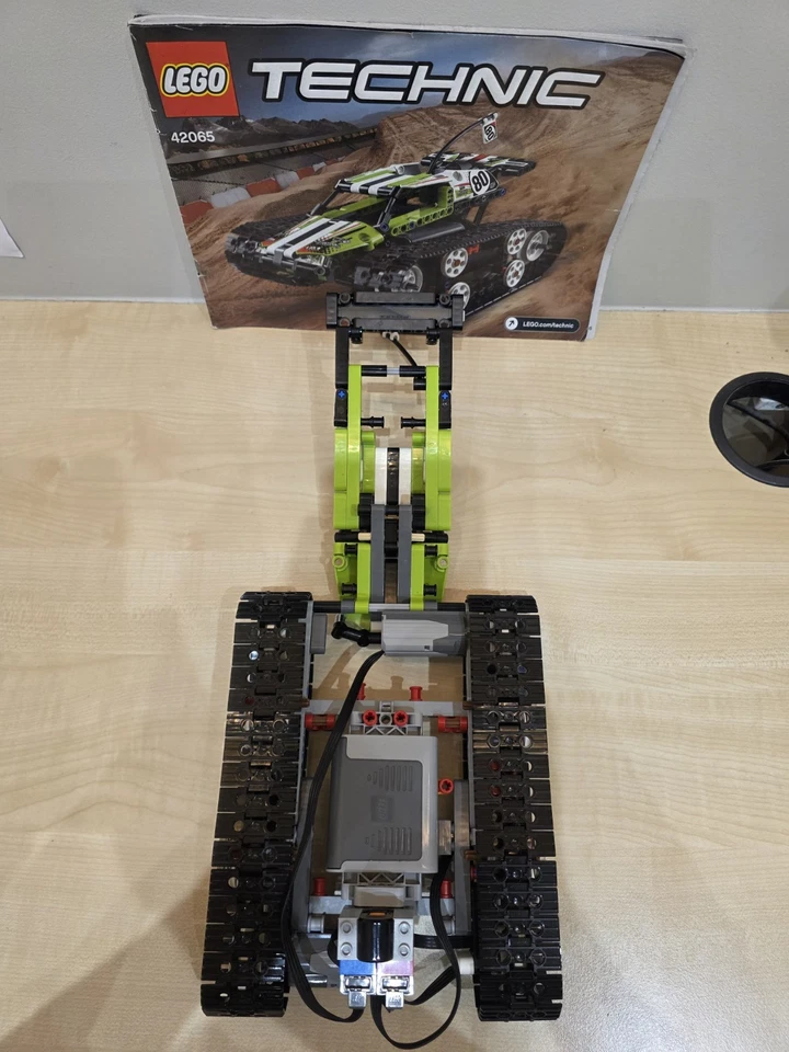LEGO Technic 42065 RC Tracked Racer, photo 4 of 5