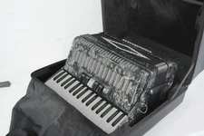 SofiaMari SM 3472 34 Piano 72 Bass Button Accordion Pearl Gray