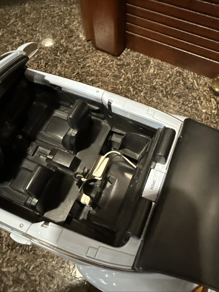 SHARPER IMAGE DESIGN ZipConnect Stereo Beetle, Model #GT805, radio  - Image 4 of 4