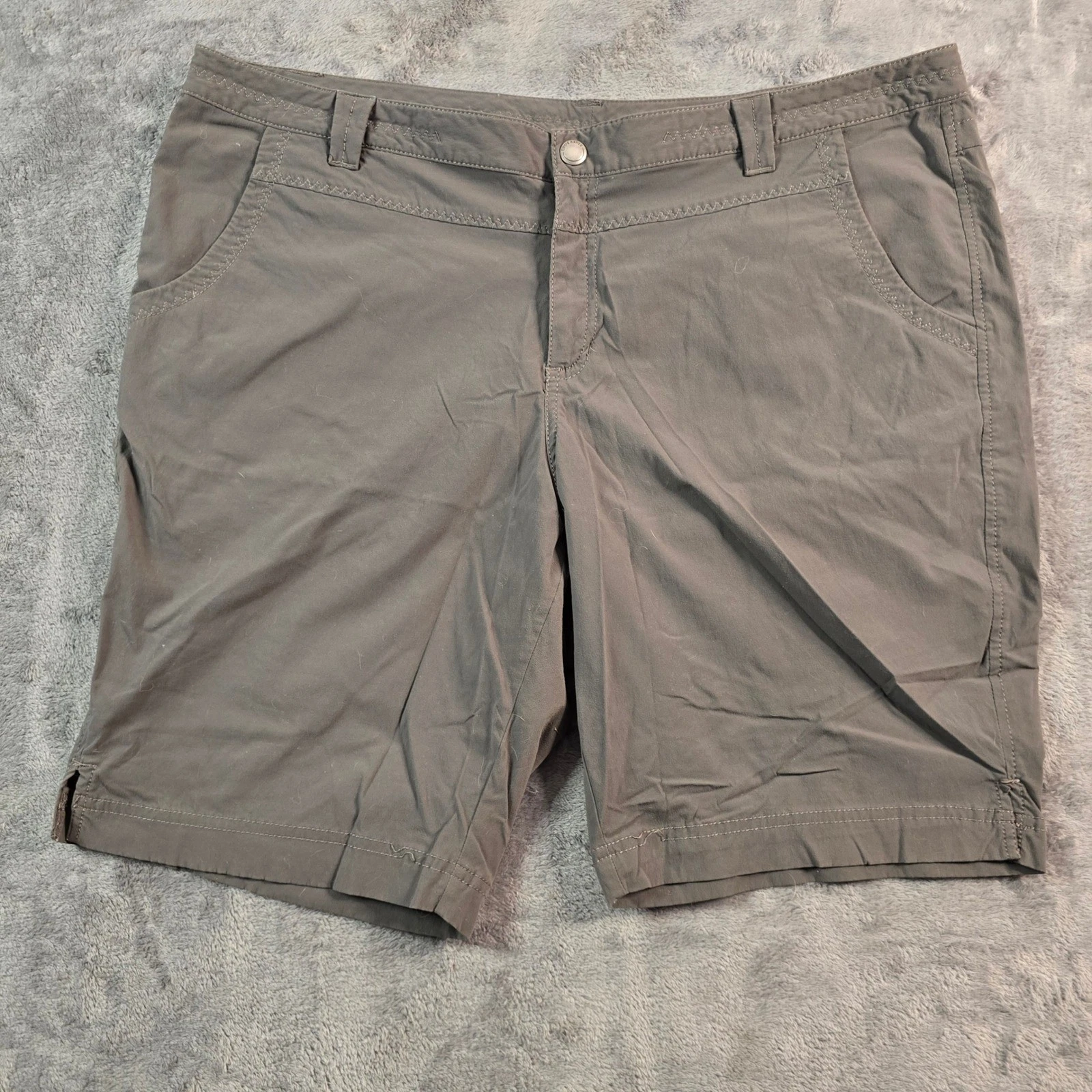 Eddie Bauer First Ascent Women Hiking Shorts Size 18 Gray Nylon Spandex Gorpcore
Opens in a new wind