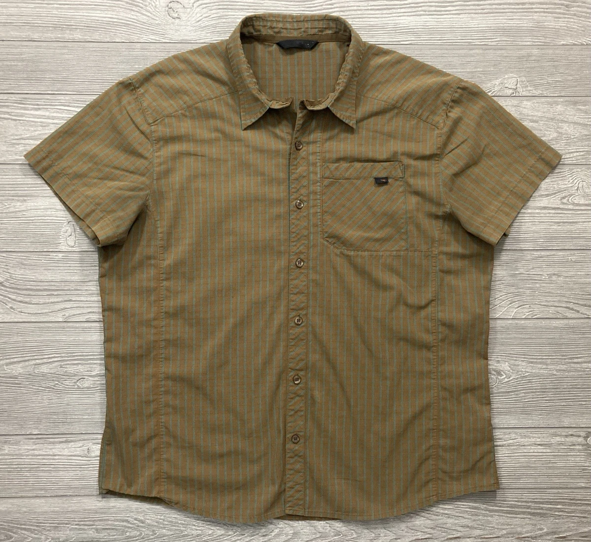 Arc'teryx Short Sleeve Regular Fit Casual Button-Down Shirts for