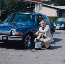 Werner Veigel German news anchor radio presenter with his AMC Pace- Old Photo 5