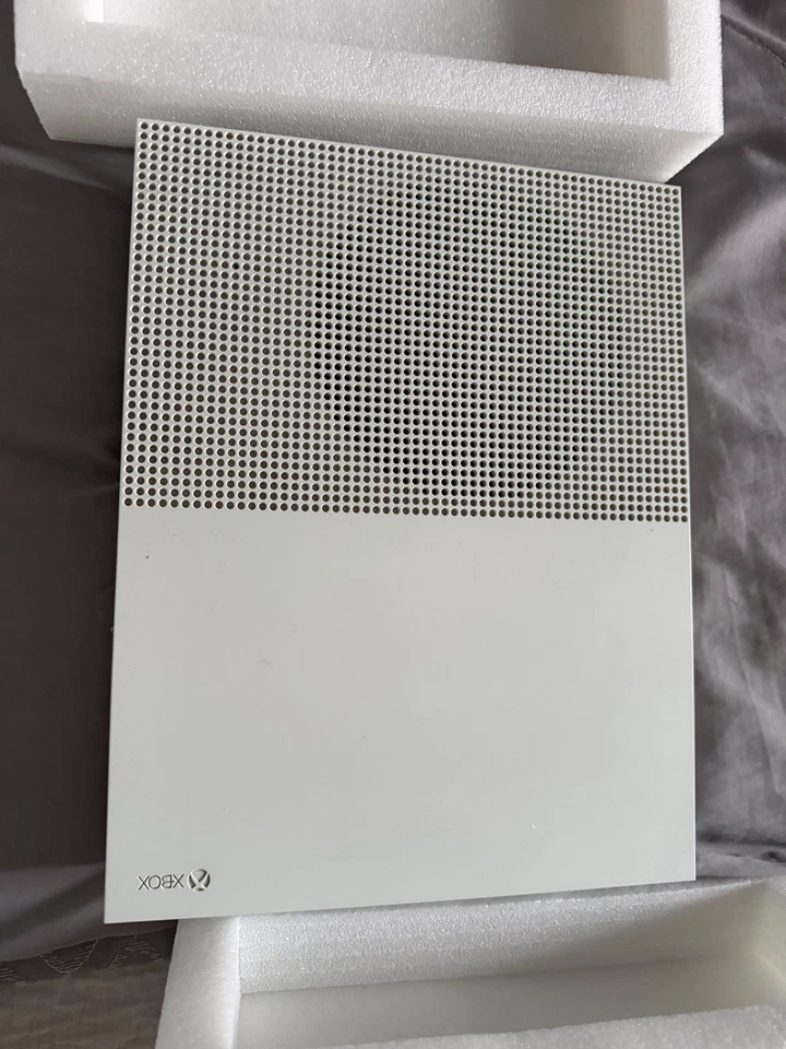 Xbox One S Console 500GB (White) - ORIGINAL BOX, PACKAGING & CONTROLLER - Image 2 of 4