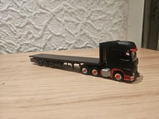 Herpa MB Actros Gigaspace 3 Achs Schwarz mit Schwarzen Auflieger 1:87