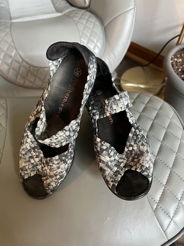 Bernie Mev Women's Lulia Gray /white Wedge Shoes size 38
