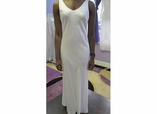 Fiesta long sleeveless white formal dress with shawl- Size XL - Image 2 of 3