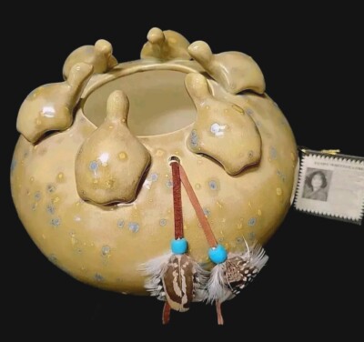 Whitefeather Studios 6'' Ceramic VASE Feathers & Turtles Native American Pottery 