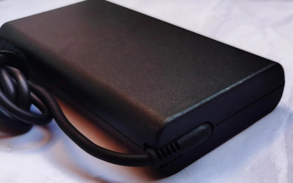 Original Liteon 19V 7.11A 135W Charger PA-1131-08RJ 5.5*2.5mm Power Adapter - Image 3 of 4