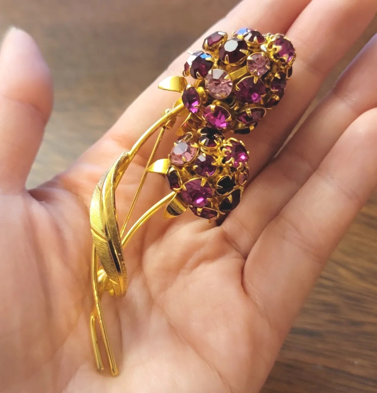 Vintage Unsigned Hydrangea Flower Rhinestone Broo… - image 1