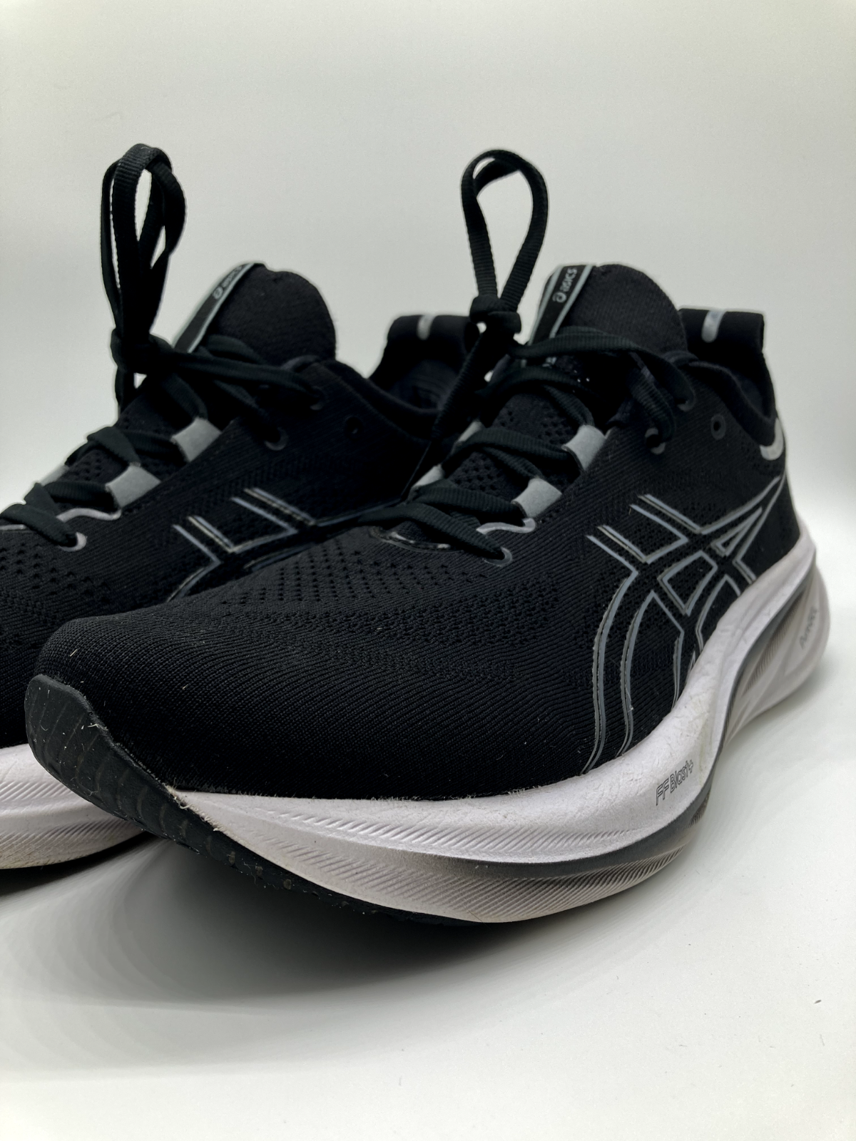 ASICS Gel Nimbus 26 - Size Men's 11 - Black Graphite Grey