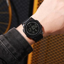 Men's Sports Electronic Watch Lightweight Design Large Screen Luminous Student W