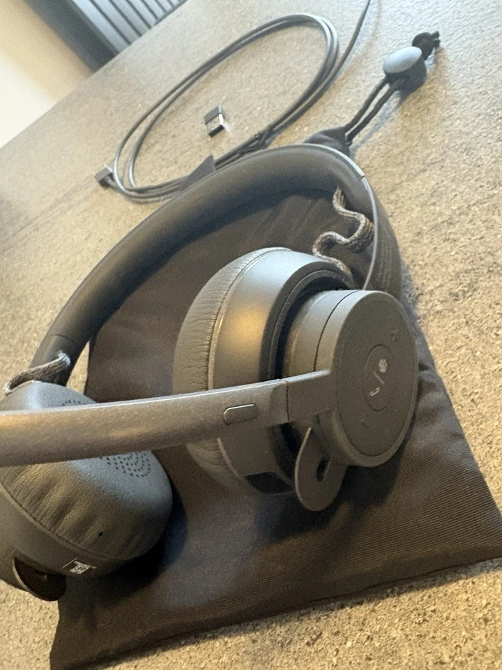 Logitech Black Zone Wireless Bluetooth Headset Brand New RRP £219.99 - Image 2 of 4