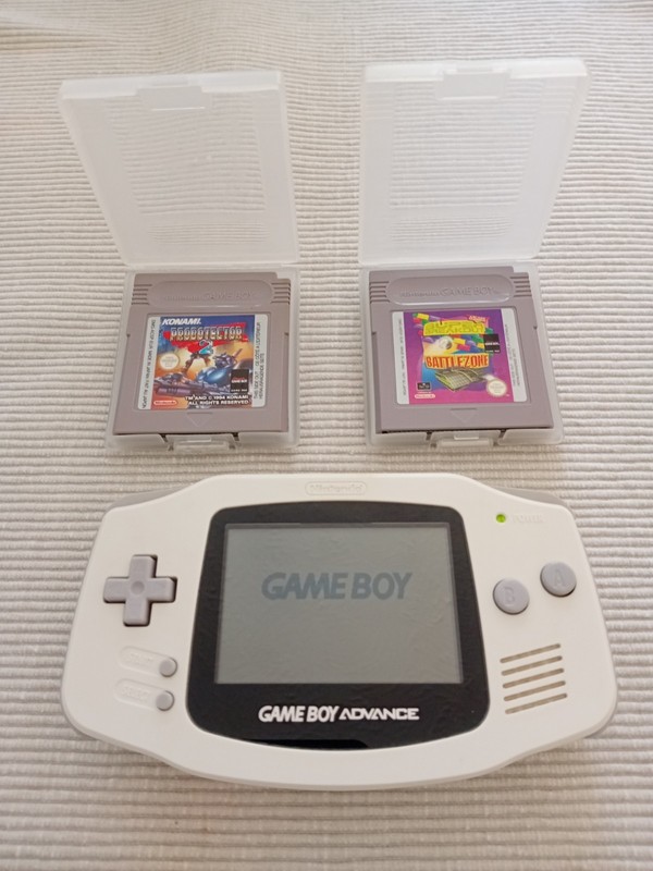 Nintendo Gameboy Advance (with 2 games)