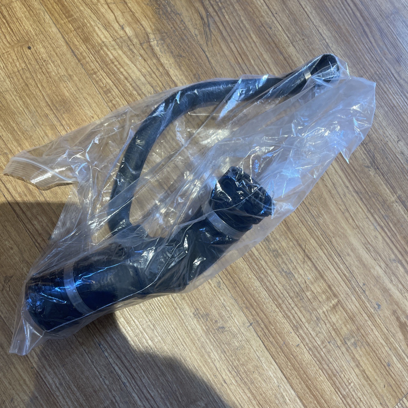 Aston Martin DB11 2017-2023 Lower Coolant hose P/N HY5361J31AB