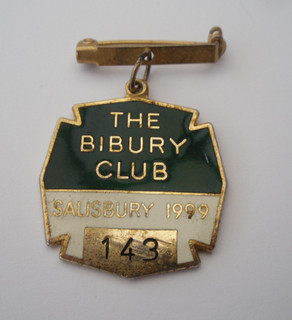 RARE THE BIBURY CLUB HORSE RACING MEMBERS BADGE SALISBURY 1999 No 143