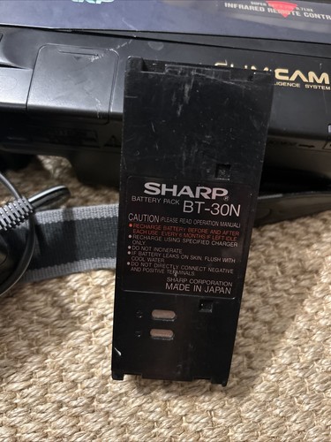 Vintage Sharp MODEL VL-L62U HQ Slimcam Camcorder Super Cat’s Eye, Untested - Picture 2 of 6