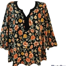 Naif top XL bold floral flowy comfy V-neck bohemian festival office wear