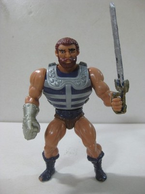V39 MASTERS OF THE UNIVERSE MOTU FISTO 1983 HONG-KONG ESPADA NO ORIGINAL