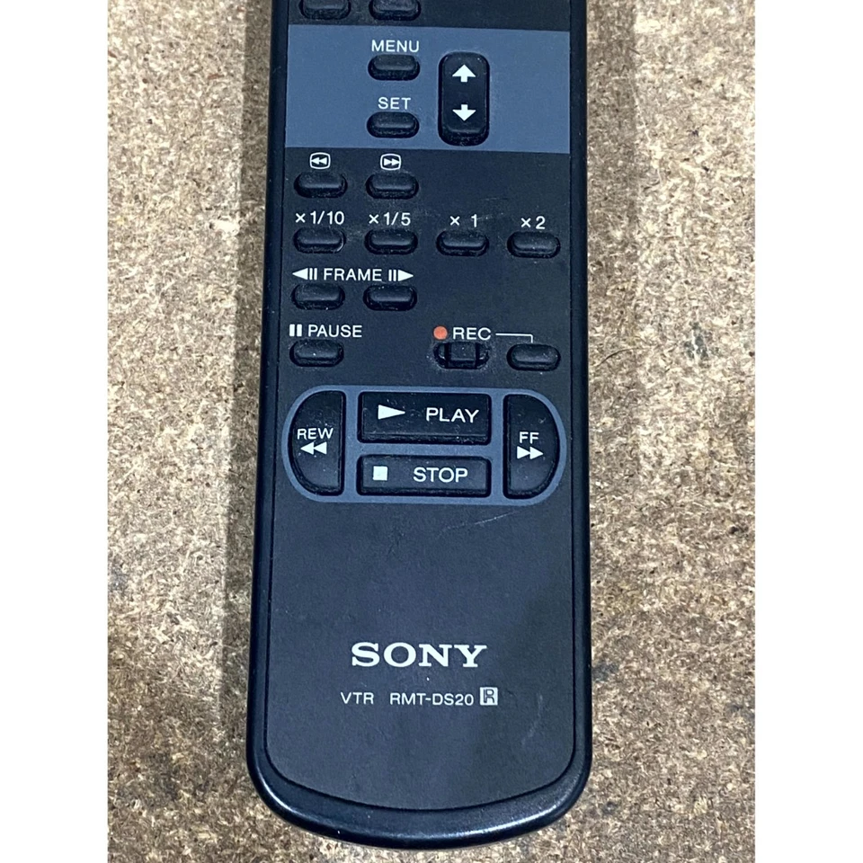 Sony RMT-DS20 Remote Control Black Wireless Ergonomic for DSR-20 DSR-20P VCR - Image 3 of 4