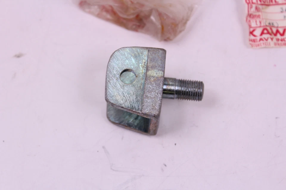 KAWASAKI F6 F9 F7 ЛЕВАЯ НОГА КОЛЫШЕК ДЕРЖАТЕЛЬ - Изображение 3 из 3