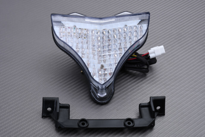 Feu LED transparent pour sorties nocturnes en Yamaha YZF R1 2013