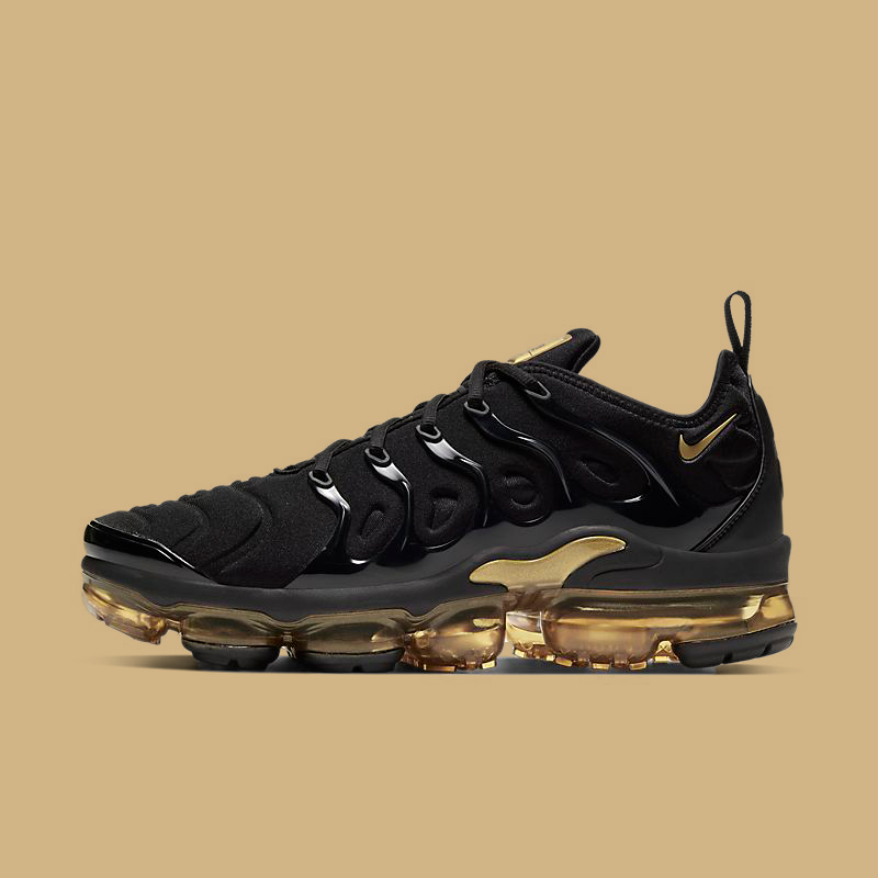 Nike Air Max Vapormax Plus Black Gold Men's size shoes US 8 Nike Air Max Vapormax Plus Black Gold Men's size shoes US 8