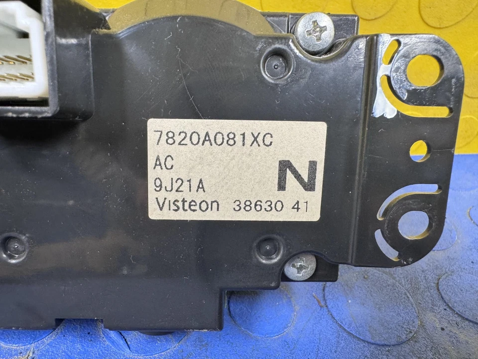 2010-2013 Mitsubishi Outlander Ac Heater Climate Control OEM 7820A081XC - Image 2 of 3