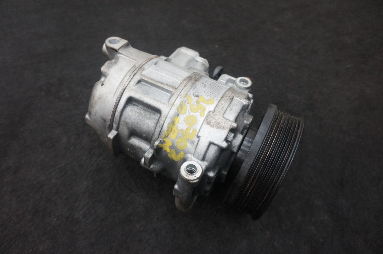 A/C Air Conditioning Compressor 3W0820803 Bentley Continental Flying Spur 06-12