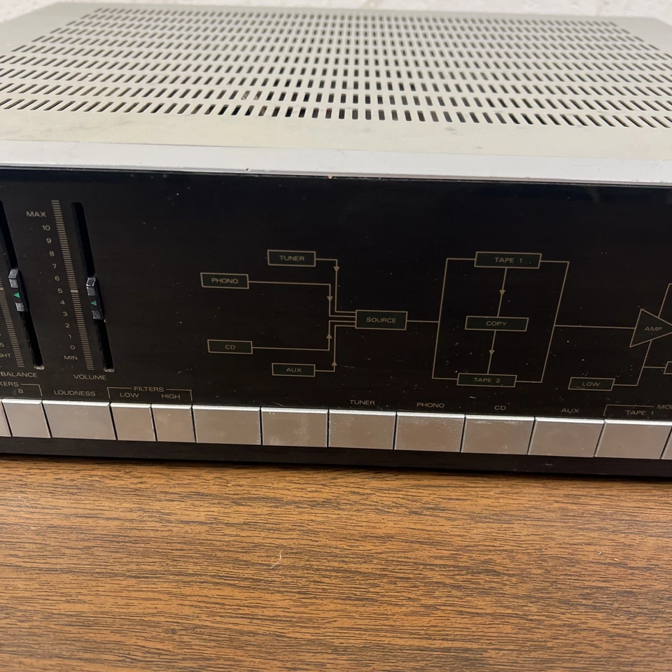 Amplificador estéreo Magnavox FA 1451 probado pero con bajo sonido - COMO ESTÁ LEÍDO Foto 3 de 4