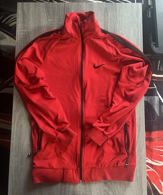 Nike Herren Trainingsjacke XL Rot/Schwarz, Reißverschluss, Stehkragen, Taschen - Bild 1 von 4