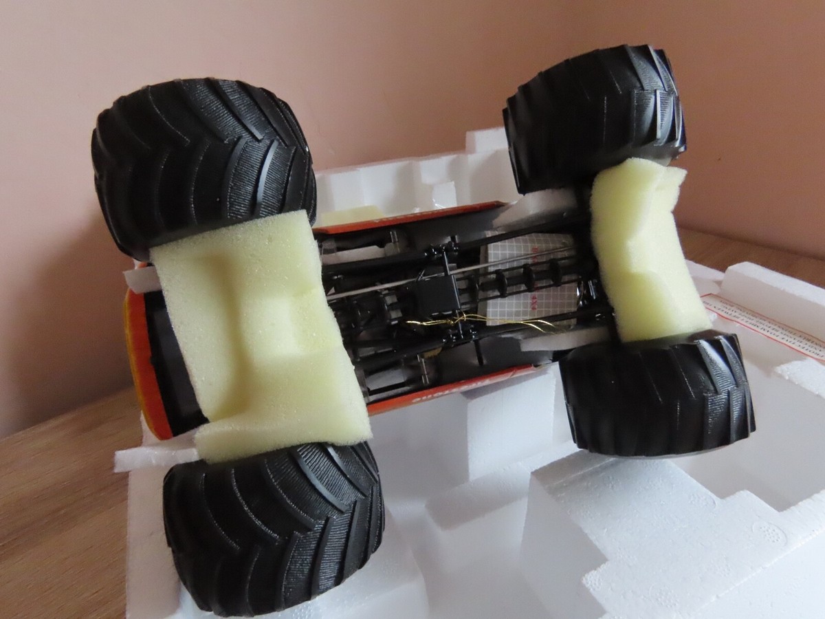 The Franklin Mint Bigfoot #14 Monster Truck, 1:24 Scale Diecast