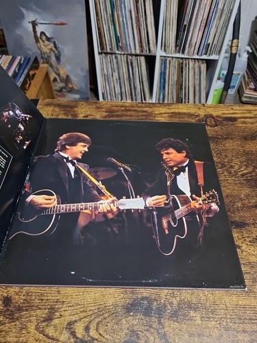 The Everly Brothers - Reunion Concert (Recorded Live at the Albert Hall 1983) - Picture 3 of 17
