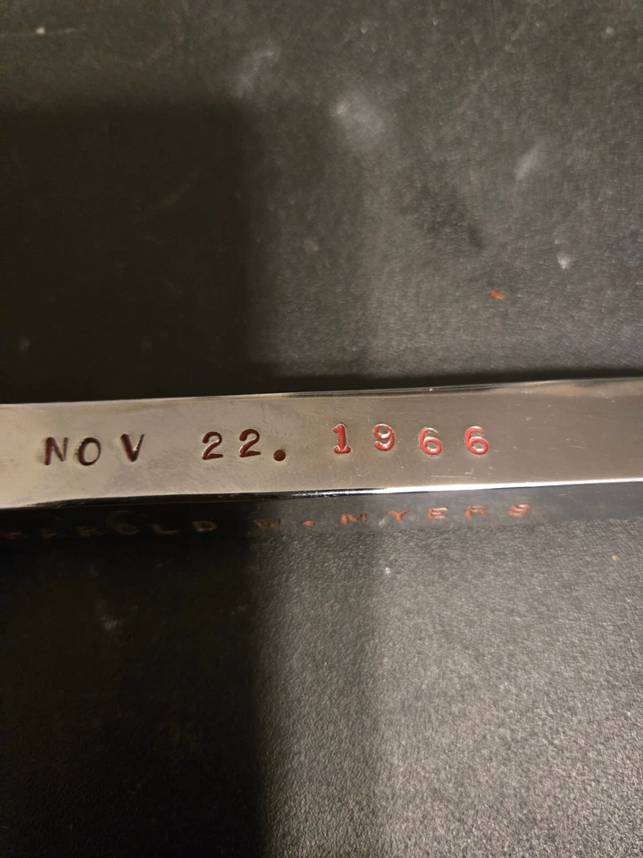 Vintage Santa Fe Chrome Retirement Railroad Spike 1916. a 1966 - Imagem 3 de 4