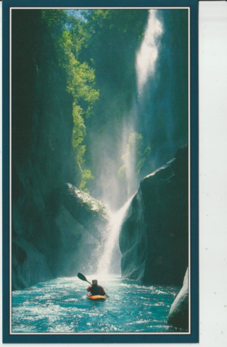 NEW ZEALAND -  WILD KAYAKING AT 'GATES OF ARGONATH' FALLS  LARGE COLOUR POSTCARD - Picture 1 of 2