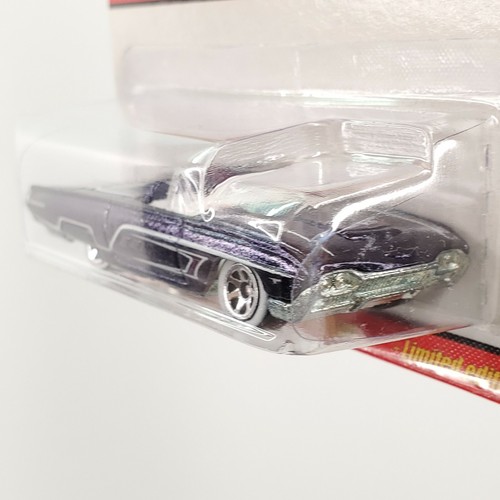 Hot Wheels Classics 2005 '63 T-Bird Spectraflame Dark Blue (Black)-NOS-MOC - Picture 3 of 5