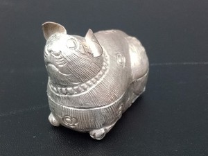 Antique Vintage Cambodian Asian Silver Repousse Cat Betel Nut Trinket Box Holder