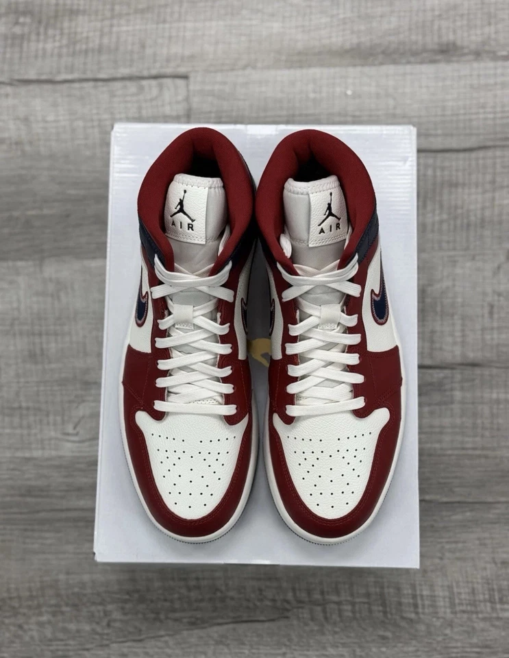 Talla 11W/9.5M - Air Jordan 1 SE 2022 Mid USA W Foto 2 de 4