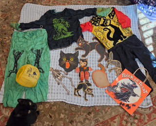 VINTAGE Antique HALLOWEEN 🎃 LOT PAPER Decor Trick or TREAT 🎃 OLD