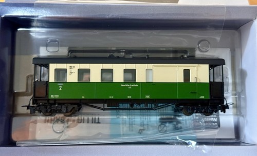 Tillig 03964 H0e Schmalspur Personenwagen m. Packabteil KBPw4i NKB Ep. III – OVP | Condition: Neu