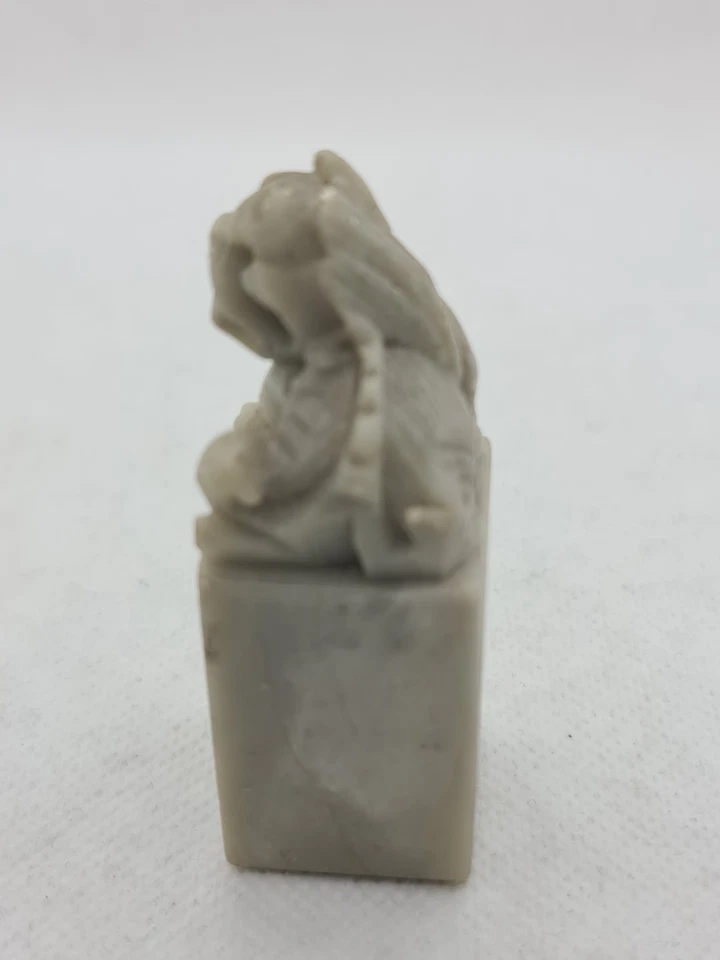 Estatueta vintage chinesa foo cachorro leão selo pedra sabão esculpida pedra verde - Imagem 4 de 4
