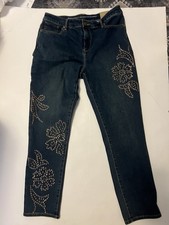 Chico's Women Perfect Stretch Girlfriend Slim Leg Ankle 1 Sz 8 Stud Flowers NWT