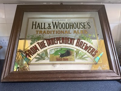 Hall & Woodhouse Traditional Ales Dachs Marke Holzrahmen Werbespiegel