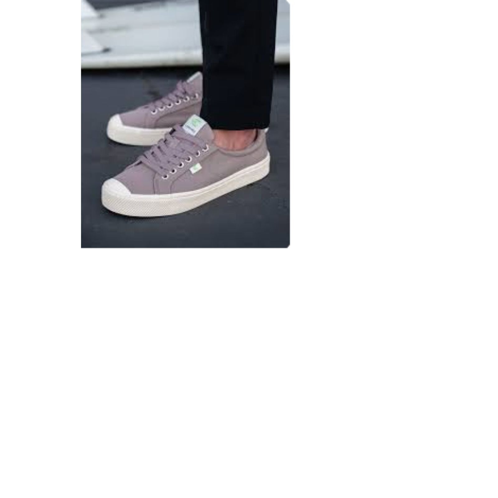 Cariuma Unisex Oca Low Gray Canvas Tennis Shoes S… - image 1