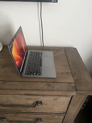 Apple 13 Inch MacBook Pro 2020 3.2GHz Apple M1 256GB SSD 8GB Apple 13 Inch MacBook Pro 2020 3.2GHz Apple M1 256GB SSD 8GB