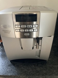 DeLonghi Magnifica Pronto Cappuccino