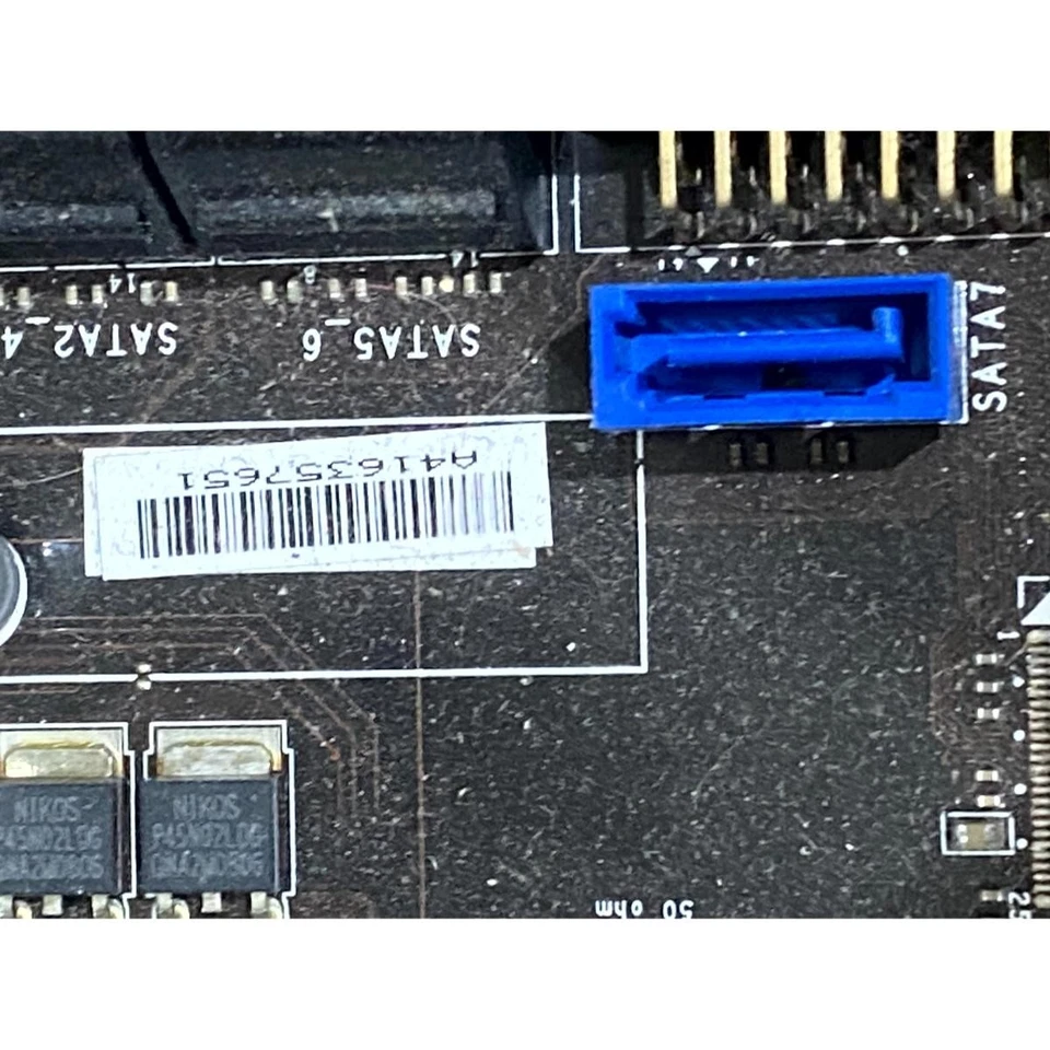 MSI X58 Pro MS-7522 ATX Motherboard IDE 6-DDR3 Memory Slots PCI Express 2.0 x16 - Image 3 of 4