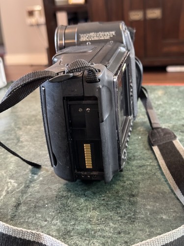 Sharp Hi8 ViewCam Video Camera VL-H410 - Picture 12 of 14