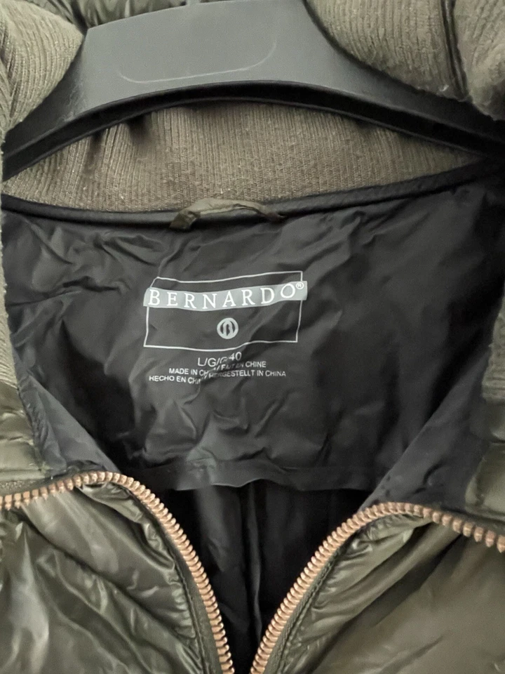 Chaqueta acolchada oliva Bernardo talla L libre de patos Foto 2 de 4