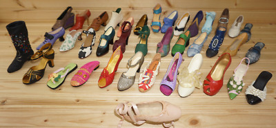 Just The Right Shoe Lot of 39 -3 are Numbered-Raine-Off Center Included (B60)