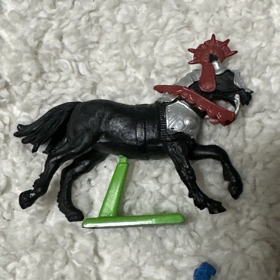 Vintage Lot 25 Britains Ltd 1971 Medieval Knights & Horse Missing Parts ‘71 ‘92 - Image 3 of 4